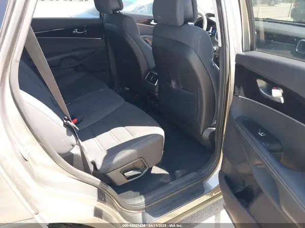 5XYPG4A3XGG020108 2016 KIA SORENTO - Image 8