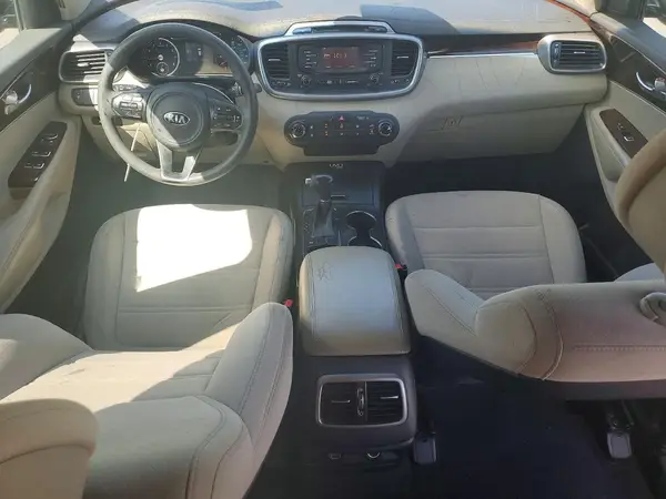 5XYPG4A3XGG027043 2016 KIA SORENTO - Image 8