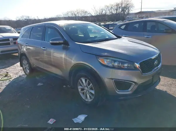 5XYPG4A3XGG028127 2016 KIA SORENTO - Image 1