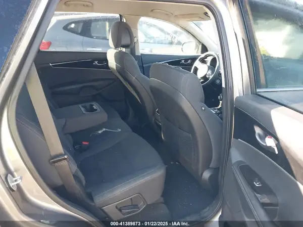 5XYPG4A3XGG028127 2016 KIA SORENTO - Image 8