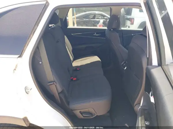 5XYPG4A3XGG028712 2016 KIA SORENTO - Image 8