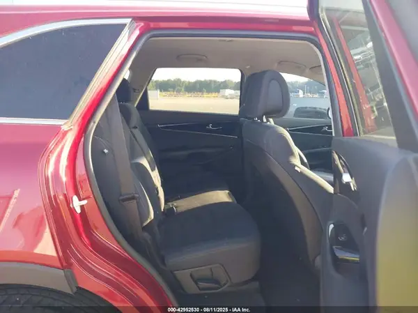 5XYPG4A3XGG038172 2016 KIA SORENTO - Image 8