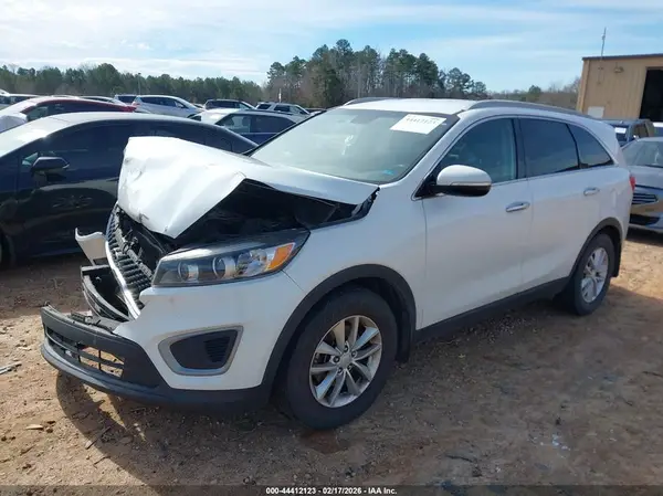 5XYPG4A3XGG043274 2016 KIA SORENTO - Image 2