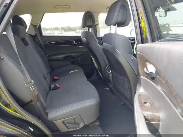 5XYPG4A3XGG048121 2016 KIA SORENTO - Image 8