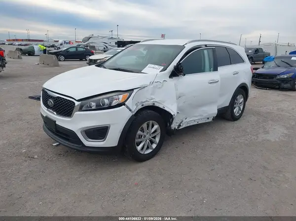5XYPG4A3XGG063329 2016 KIA SORENTO - Image 2