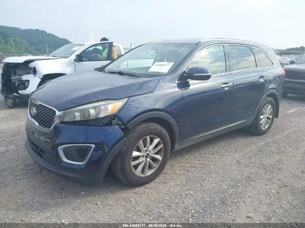 5XYPG4A3XGG070507 2016 KIA SORENTO - Image 2