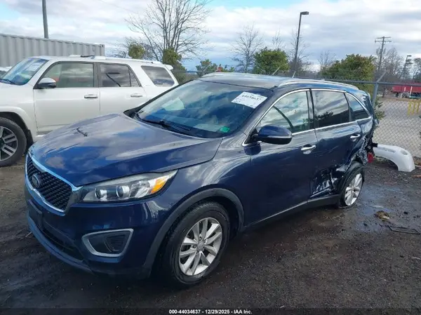 5XYPG4A3XGG074105 2016 KIA SORENTO - Image 2