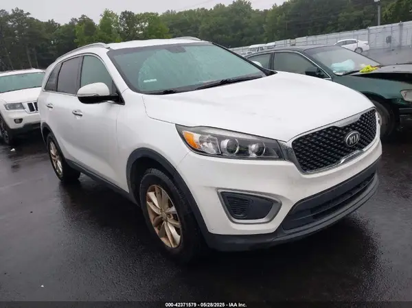 5XYPG4A3XGG076677 2016 KIA SORENTO - Image 1
