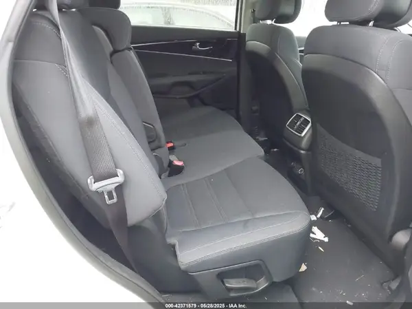 5XYPG4A3XGG076677 2016 KIA SORENTO - Image 8