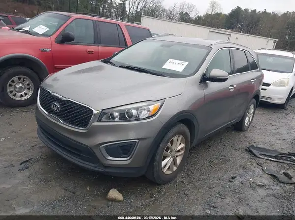 5XYPG4A3XGG082611 2016 KIA SORENTO - Image 2