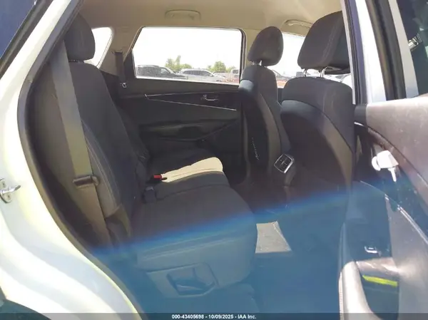 5XYPG4A3XGG082706 2016 KIA SORENTO - Image 8
