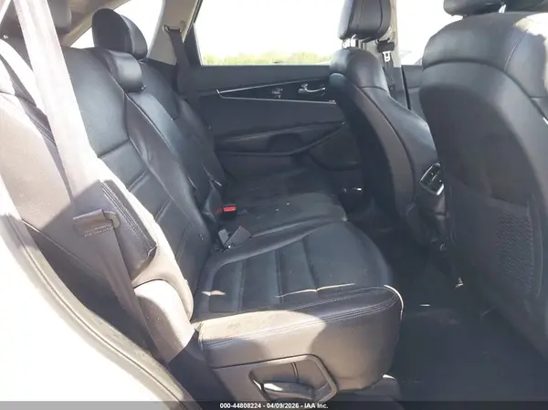 5XYPG4A3XGG084990 2016 KIA SORENTO - Image 8