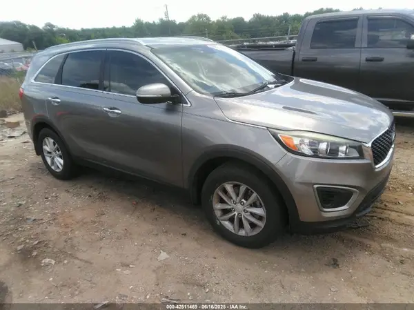 5XYPG4A3XGG096234 2016 KIA SORENTO - Image 1