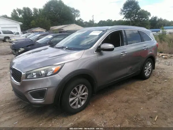 5XYPG4A3XGG096234 2016 KIA SORENTO - Image 2