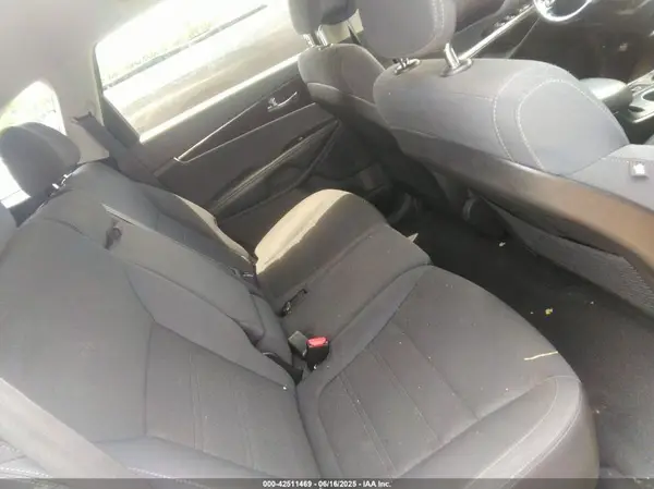 5XYPG4A3XGG096234 2016 KIA SORENTO - Image 8