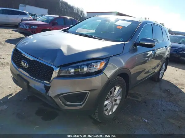 5XYPG4A3XGG096959 2016 KIA SORENTO - Image 2