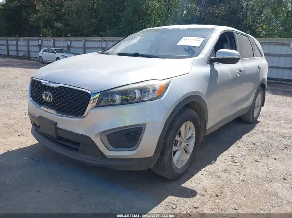 5XYPG4A3XGG097285 2016 KIA SORENTO - Image 2