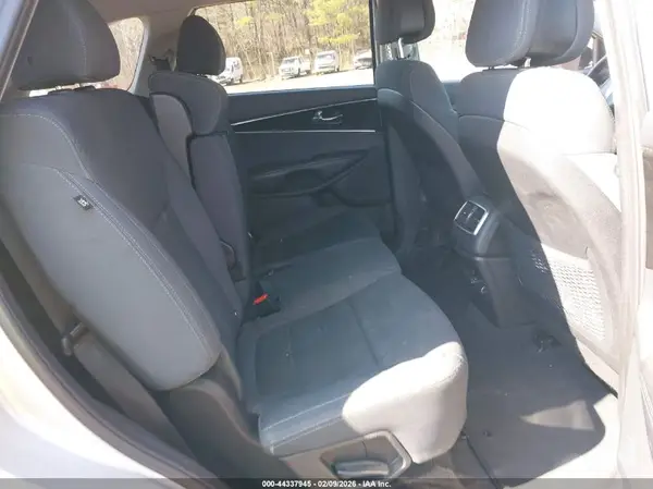 5XYPG4A3XGG098260 2016 KIA SORENTO - Image 8