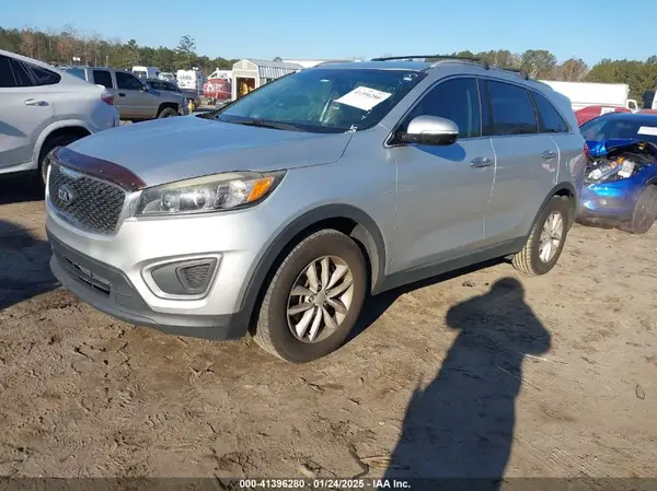 5XYPG4A3XGG103330 2016 KIA SORENTO - Image 2