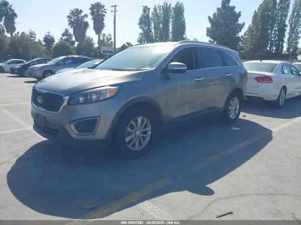 5XYPG4A3XGG126719 2016 KIA SORENTO - Image 2