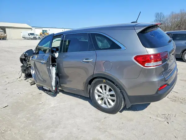 5XYPG4A3XGG147263 2016 KIA SORENTO - Image 2