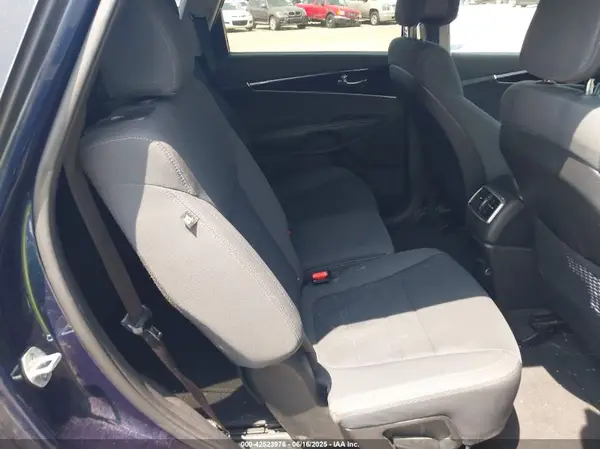 5XYPG4A3XGG158375 2016 KIA SORENTO - Image 8