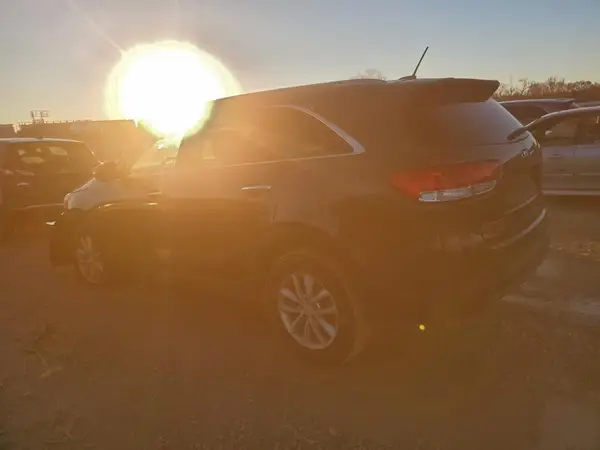5XYPG4A3XGG170297 2016 KIA SORENTO - Image 2