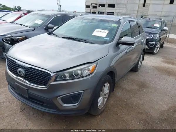 5XYPG4A3XGG171062 2016 KIA SORENTO - Image 2