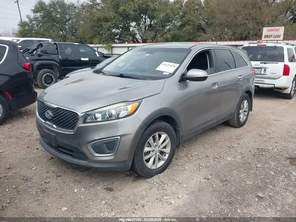 5XYPG4A3XGG186144 2016 KIA SORENTO - Image 2