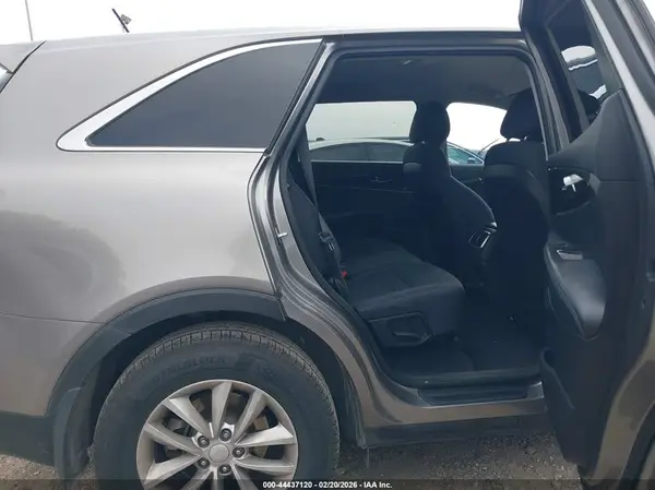 5XYPG4A3XGG186144 2016 KIA SORENTO - Image 8