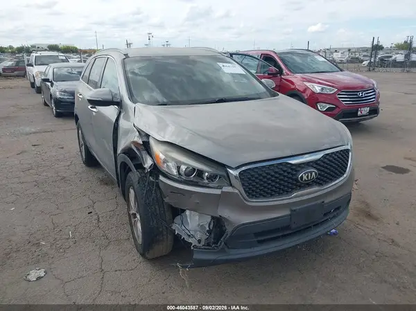 5XYPG4A3XHG190373 2017 KIA SORENTO - Image 1