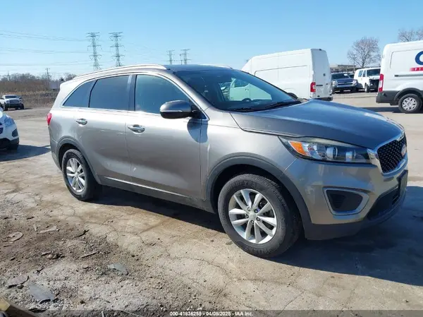 5XYPG4A3XHG204532 2017 KIA SORENTO - Image 1
