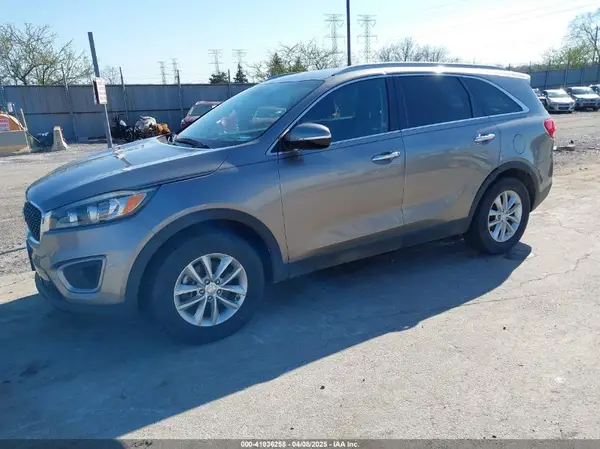 5XYPG4A3XHG204532 2017 KIA SORENTO - Image 2