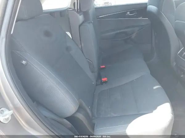 5XYPG4A3XHG204532 2017 KIA SORENTO - Image 8
