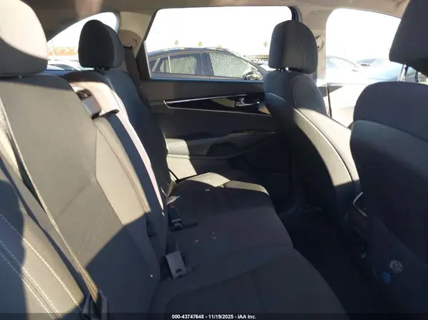 5XYPG4A3XHG208211 2017 KIA SORENTO - Image 8