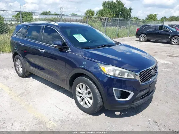 5XYPG4A3XHG210668 2017 KIA SORENTO - Image 1
