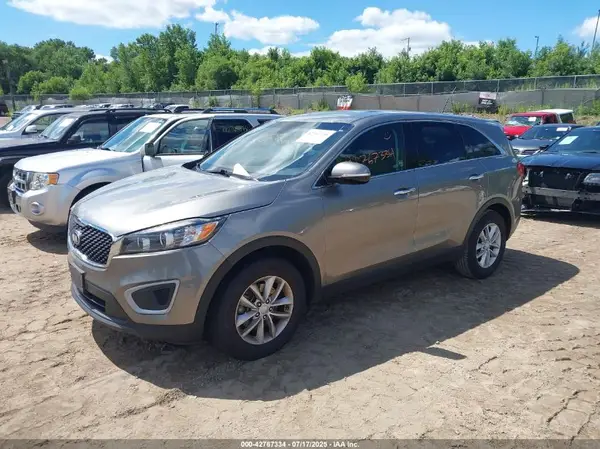 5XYPG4A3XHG210802 2017 KIA SORENTO - Image 2