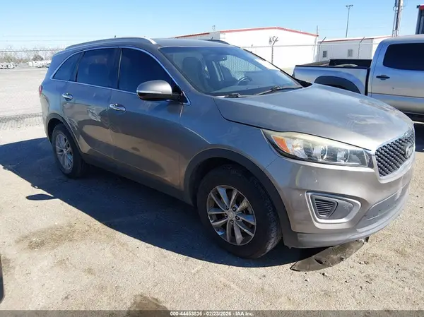 5XYPG4A3XHG211948 2017 KIA SORENTO - Image 1