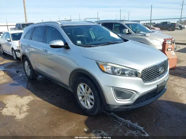 5XYPG4A3XHG217779 2017 KIA SORENTO - Image 1