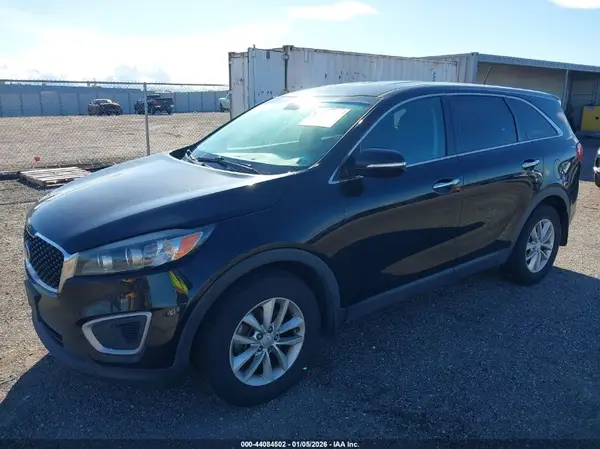 5XYPG4A3XHG217913 2017 KIA SORENTO - Image 2