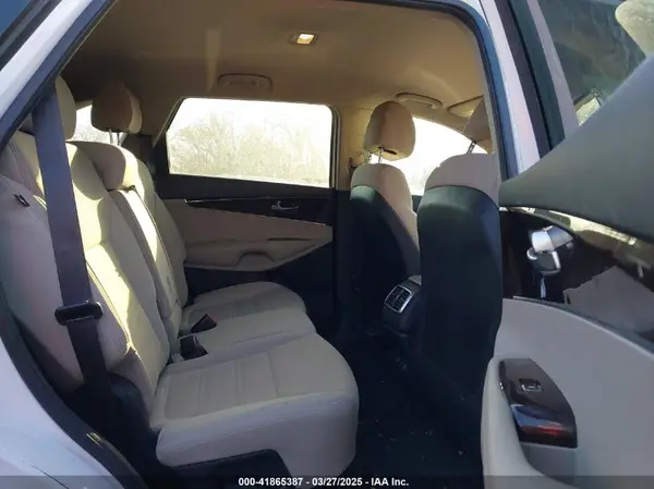 5XYPG4A3XHG220228 2017 KIA SORENTO - Image 8