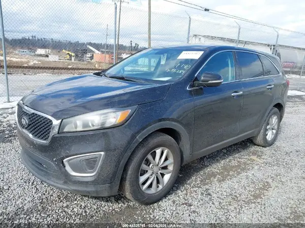 5XYPG4A3XHG229740 2017 KIA SORENTO - Image 2