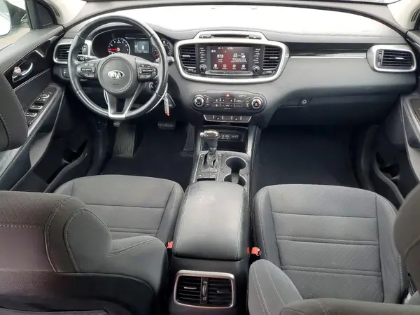 5XYPG4A3XHG235019 2017 KIA SORENTO - Image 8