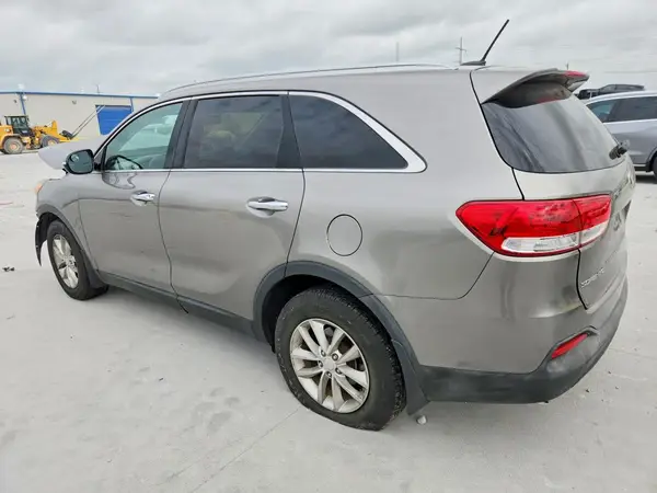5XYPG4A3XHG235893 2017 KIA SORENTO - Image 2