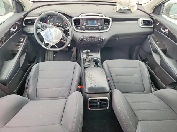 5XYPG4A3XHG235893 2017 KIA SORENTO - Image 8