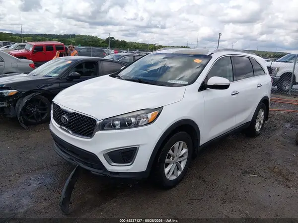 5XYPG4A3XHG236395 2017 KIA SORENTO - Image 2