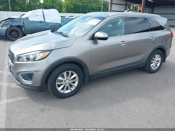 5XYPG4A3XHG242665 2017 KIA SORENTO - Image 2