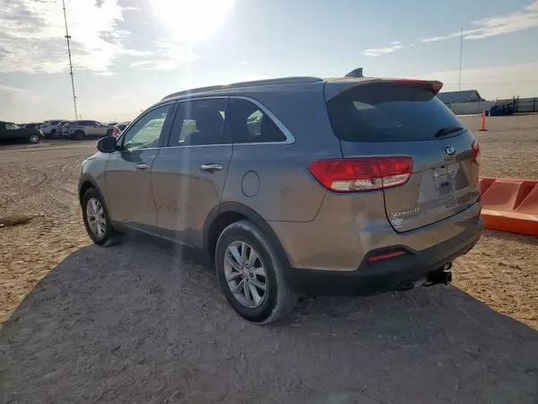 5XYPG4A3XHG247588 2017 KIA SORENTO - Image 2