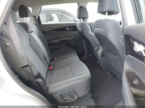 5XYPG4A3XHG249762 2017 KIA SORENTO - Image 8