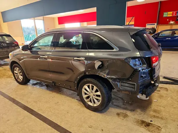 5XYPG4A3XHG252631 2017 KIA SORENTO - Image 2